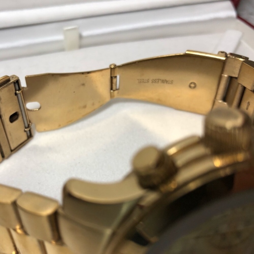 THEEE Large face round women’s Michael kors watches - Picture 5 of 13